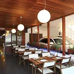 Albatros Hotel *