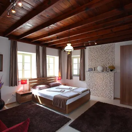 Szálloda Albatros *