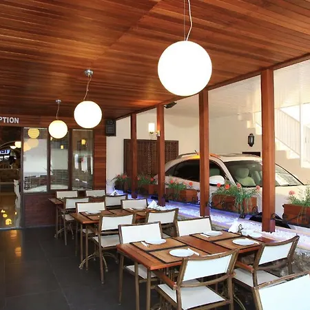 Albatros Szálloda *